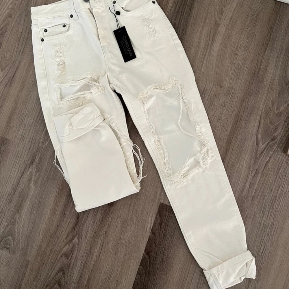 Carmar Distressed Jeans